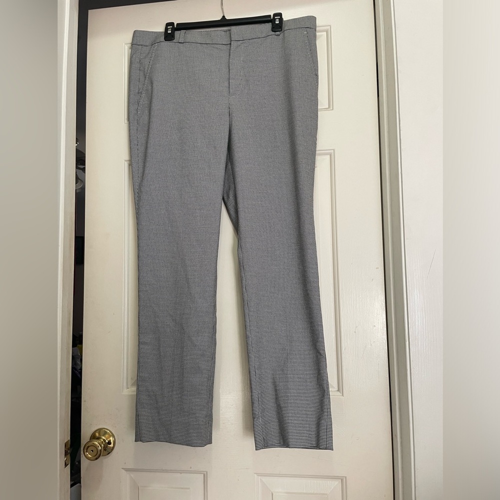 Banana Republic Ryan straight leg trousers. Black and white. Size 14.